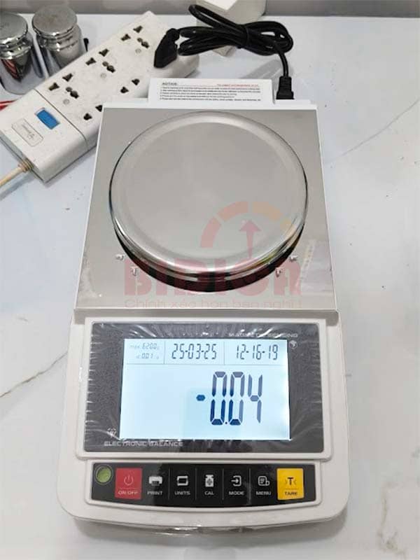 Cân điện tử 2 số lẻ IBS-5202B 5200g 0.001g - Cảm biến từ
